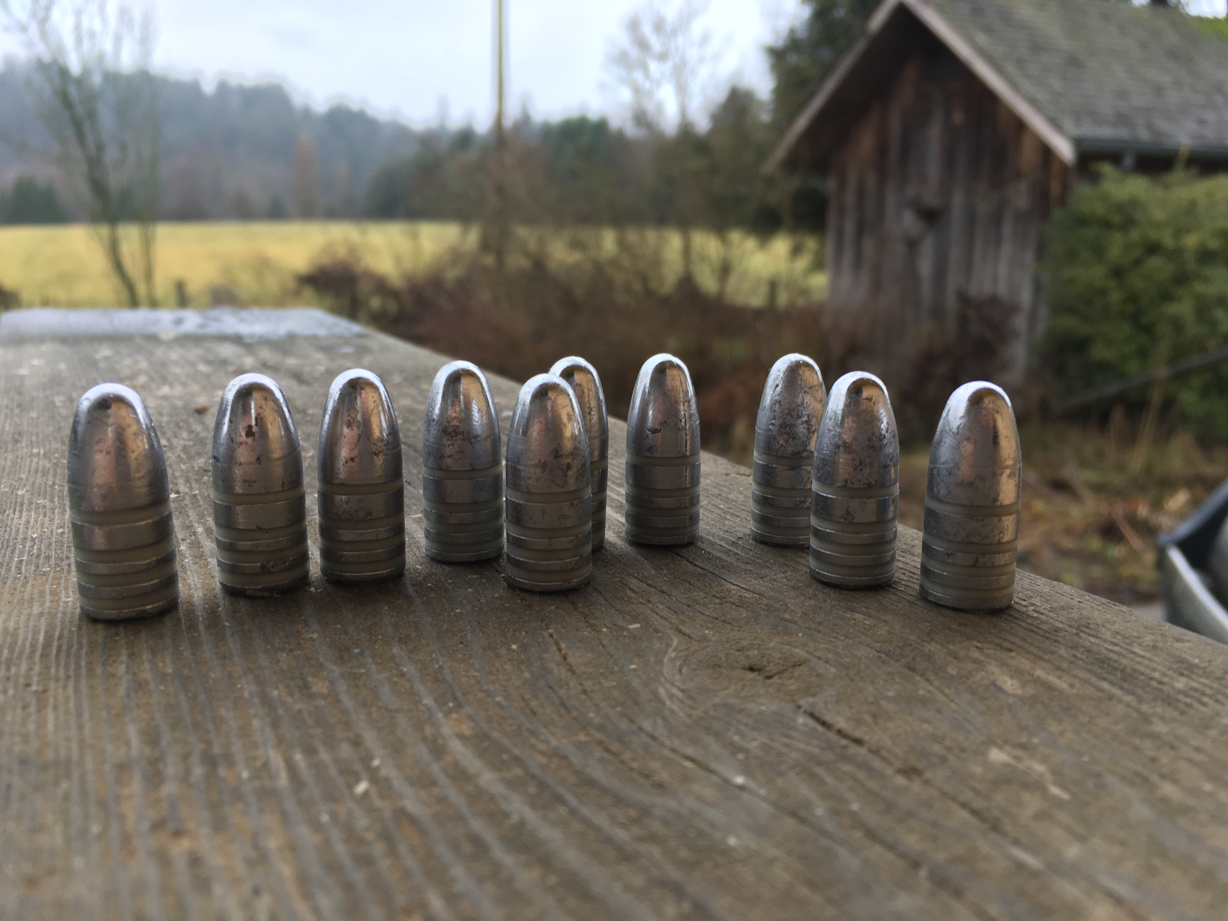 Cast and lubed bullets